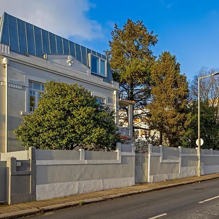 Uporto House Palace *